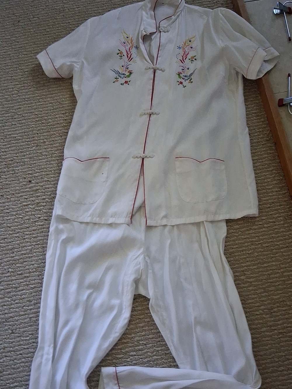 Vintage Asian Pajama Set with Floral Embroidery Cotton M